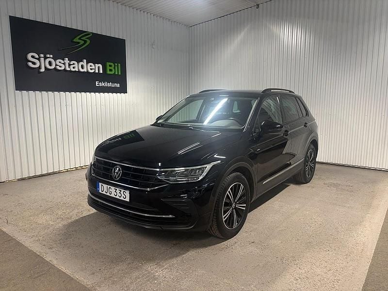 Begagnad VW Tiguan 150 HK (110 kW) 2023 Svart SUV