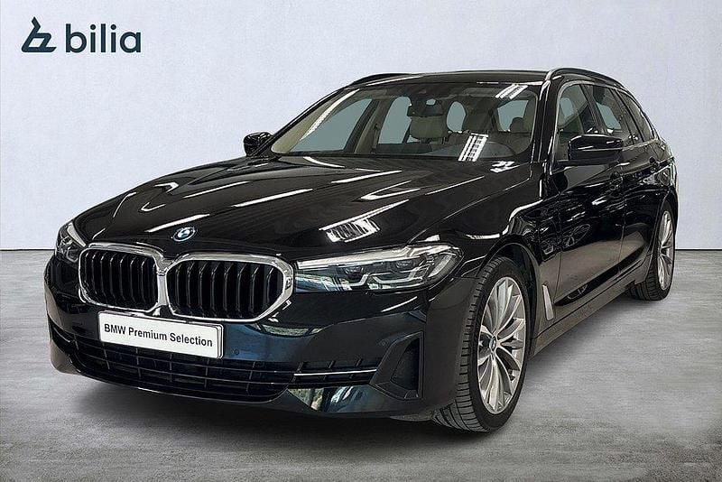 Svart Begagnad 2023 BMW 530e Kombi | 389 900 kr (Superpris) - Bild 1/4