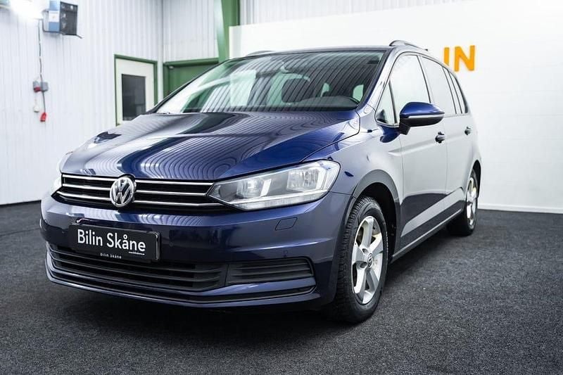 Begagnad VW Touran 150 HK (110 kW) 2016 Blå Minibuss