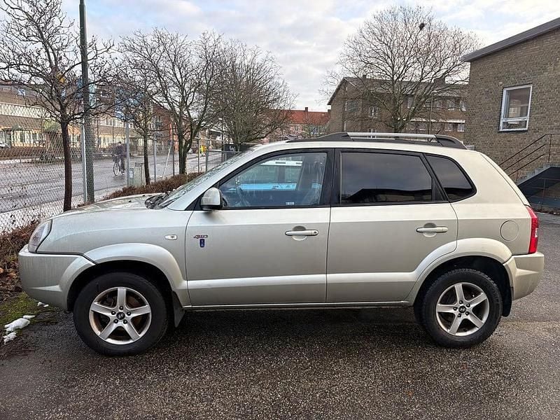 Silver Begagnad 2007 Hyundai Tucson SUV | 15 000 kr - Bild 1/4