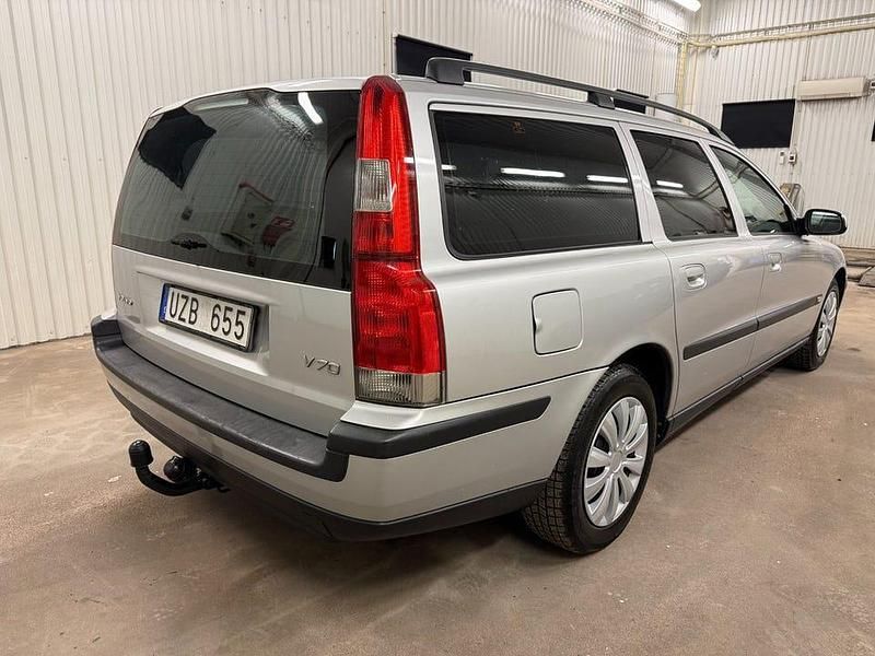 Begagnad Volvo V70 170 HK (125 kW) 2004 Ljusgrå Kombi