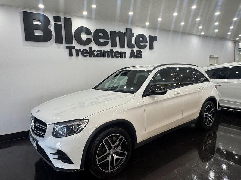 Vit Begagnad 2016 Mercedes GLC220 AMG line SUV | 249 900 kr (Marknadspris) - Bild 1/4