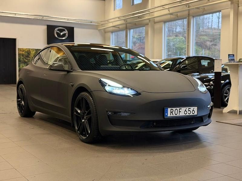 Begagnad Tesla Model 3 Long Range AWD 324 kW (441 HK) 2021 Grå Sedan