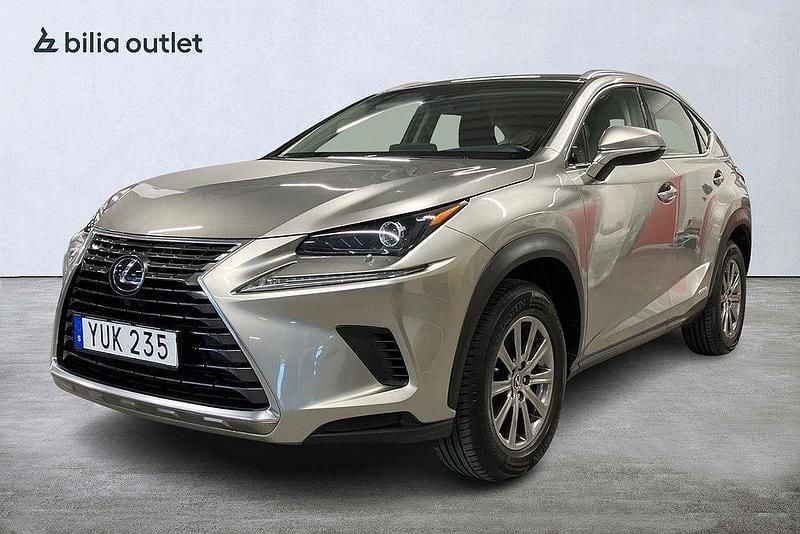 Grå Begagnad 2018 Lexus NX300h SUV | 249 000 kr (Bra pris) - Bild 1/4