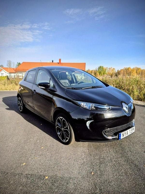Svart Begagnad 2019 Renault Zoe Bose Edition Halvkombi | 139 000 kr (Marknadspris) - Bild 1/4