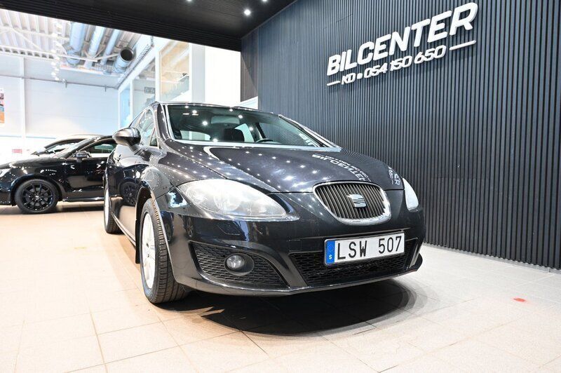 Svart Begagnad 2010 Seat Leon Style Halvkombi | 59 900 kr (Lite dyr) - Bild 1/4