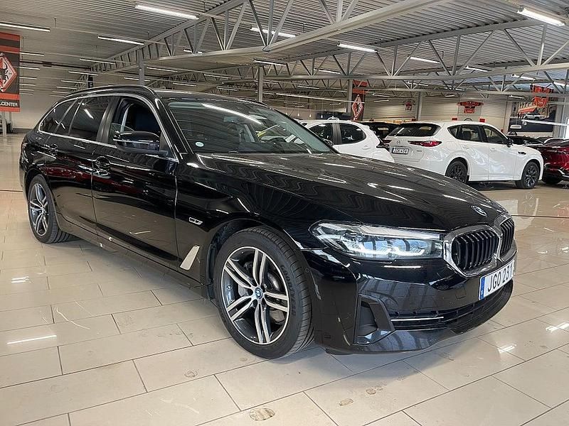 Begagnad BMW 530e 2022 Svart Kombi