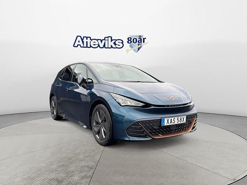 Blå Begagnad 2022 Cupra Born Halvkombi | 254 900 kr (Bra pris) - Bild 1/4