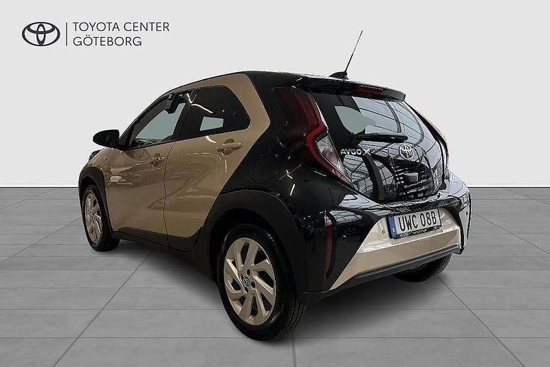 Begagnad Toyota Aygo X Pulse 72 HK (52 kW) 2022 Brun SUV