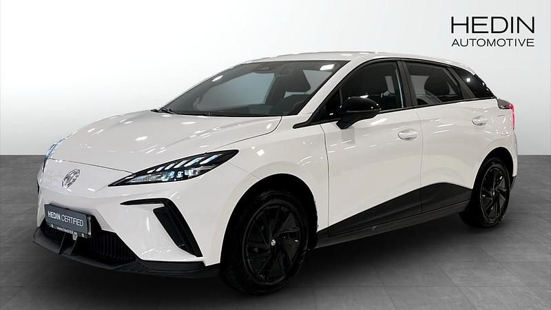 Vit (white) Begagnad 2023 MG MG4 EV Halvkombi | 259 900 kr - Bild 1/4