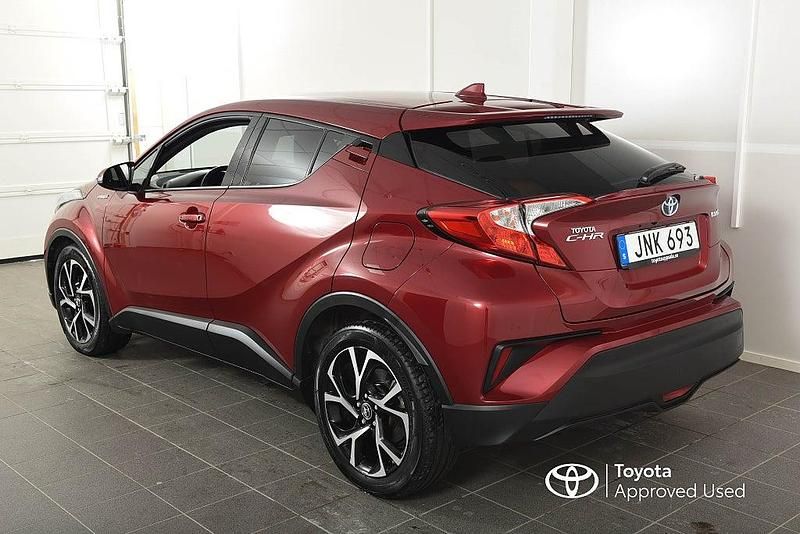 Begagnad Toyota C-HR Edition 122 HK (89 kW) 2018 Röd SUV