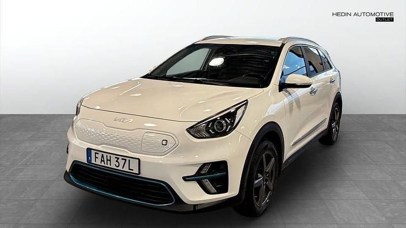 Vit Begagnad 2022 Kia e-Niro Advance SUV | 234 400 kr (Superpris) - Bild 1/4