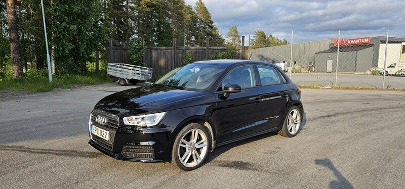 Svart Begagnad 2017 Audi A1 Sportback Halvkombi | 119 500 kr (Marknadspris) - Bild 1/4