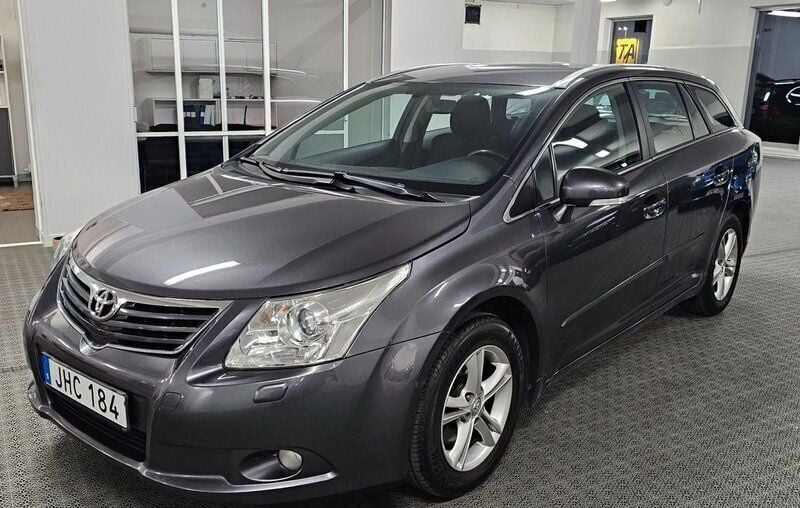 Mörkgrå Begagnad 2008 Toyota Avensis Business Edition Kombi | 89 900 kr (Dyr) - Bild 1/4