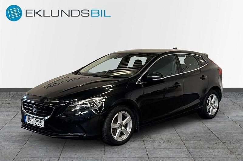 Svart Begagnad 2014 Volvo V40 Momentum Kombi | 149 900 kr (Lite dyr) - Bild 1/4
