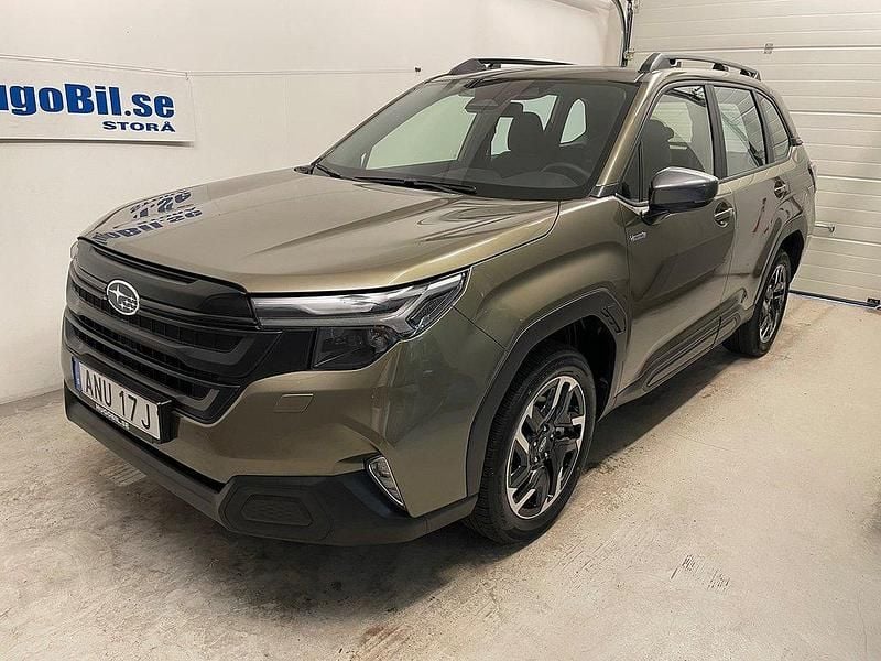 Grön Ny 2024 Subaru Forester SUV | 423 400 kr (Bra pris) - Bild 1/4