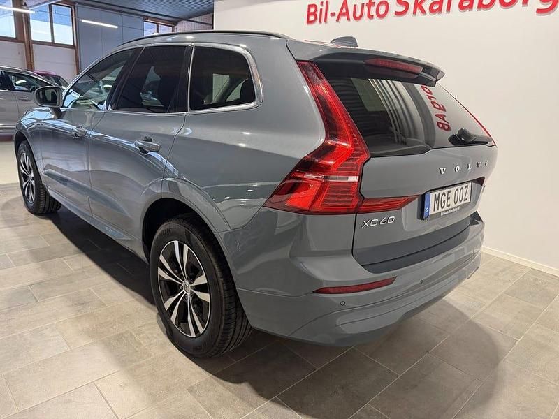 Begagnad Volvo XC60 Momentum 197 HK (144 kW) 2021 Grå SUV