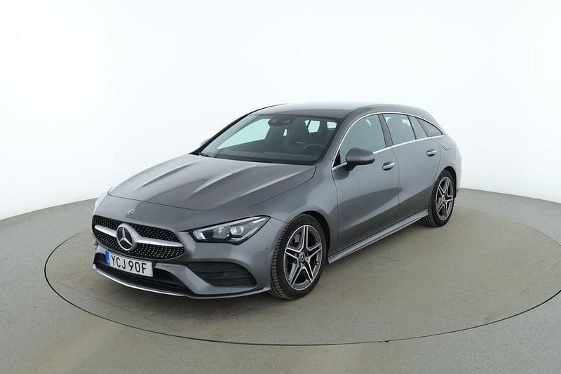 Grå Begagnad 2020 Mercedes CLA220 Shooting Brake AMG line Kombi | 301 000 kr (Marknadspris) - Bild 1/3