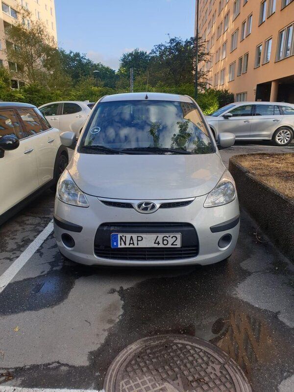 Silver Begagnad 2010 Hyundai i10 Halvkombi | 20 000 kr (Bra pris) - Bild 1/4