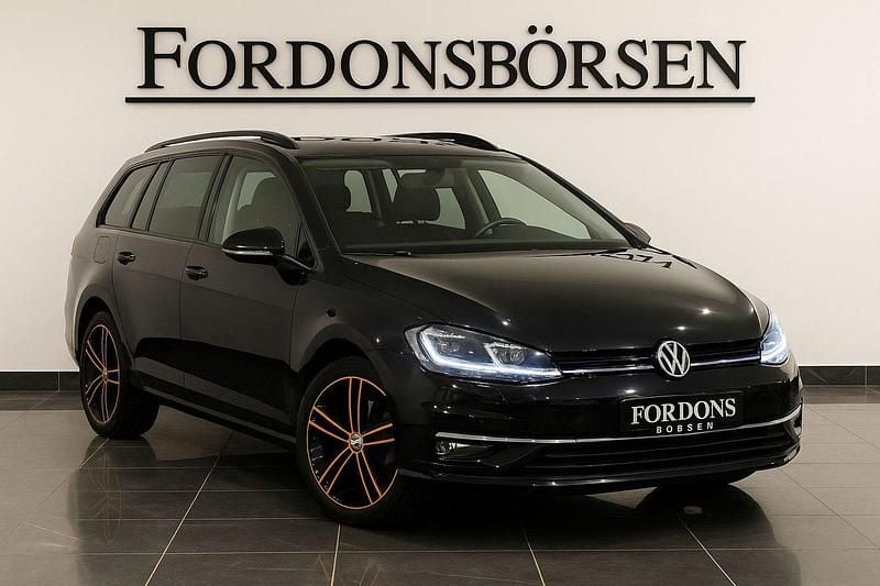 Svart Begagnad 2018 VW Golf VII Kombi | 109 000 kr (Bra pris) - Bild 1/4