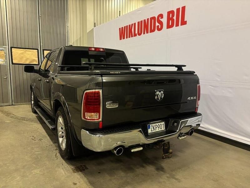 Begagnad Dodge Ram 394 HK (289 kW) 2018 Grå