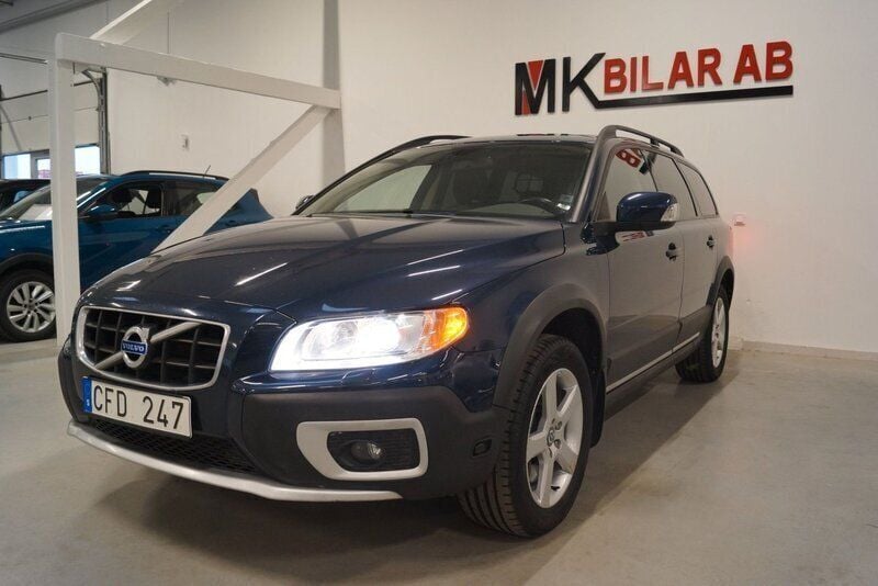Mörkblå Begagnad 2010 Volvo XC70 Kinetic SUV | 179 900 kr (Marknadspris) - Bild 1/4