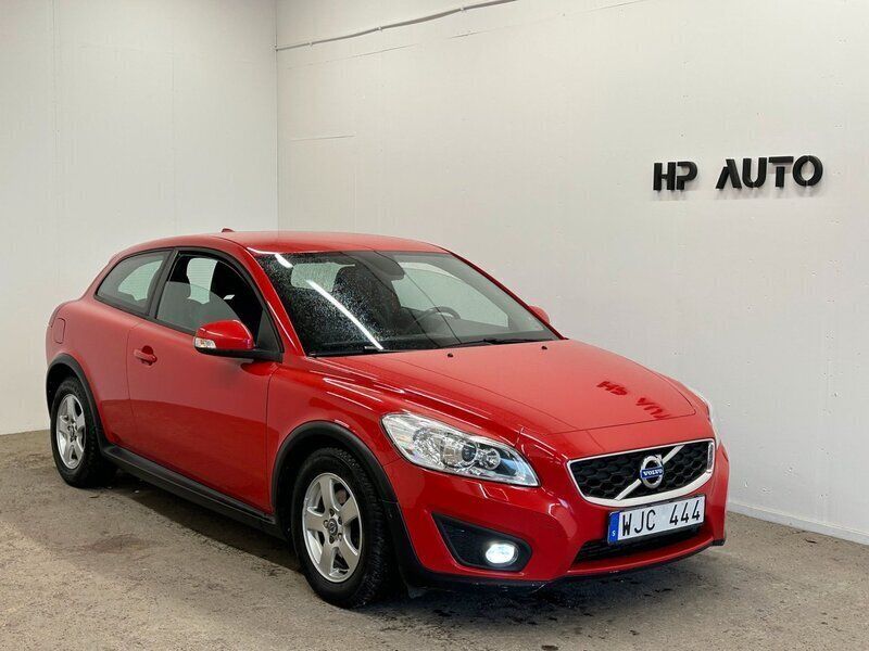 Röd Begagnad 2011 Volvo C30 Momentum Halvkombi | 84 900 kr (Lite dyr) - Bild 1/4