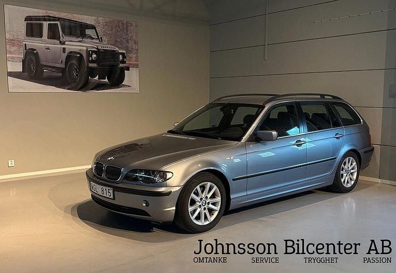 Grå Begagnad 2004 BMW 320 Kombi | 99 800 kr - Bild 1/4