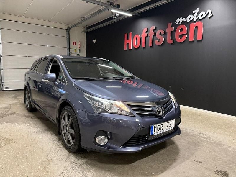 Mörkblå Begagnad 2012 Toyota Avensis Business Edition Kombi | 79 900 kr (Marknadspris) - Bild 1/4