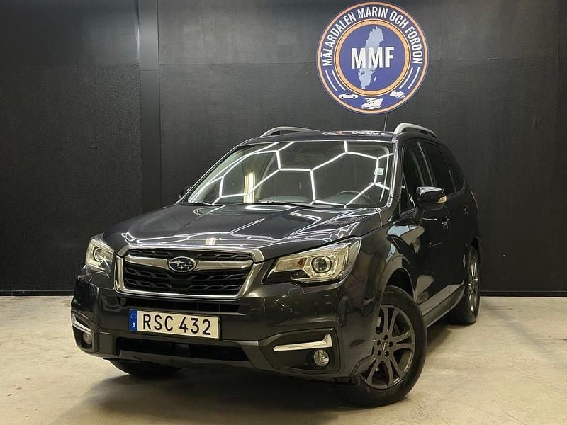 Mörkgrå (grå) Begagnad 2016 Subaru Forester SUV | 169 800 kr (Marknadspris) - Bild 1/4
