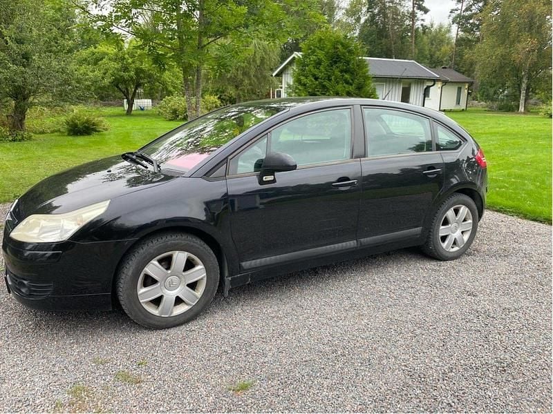 Svart Begagnad 2008 Citroën C4 Halvkombi | 14 000 kr (Bra pris) - Bild 1/4