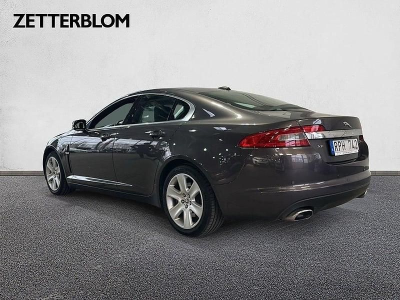 Begagnad Jaguar XF 275 HK (202 kW) 2010 Grå Sedan