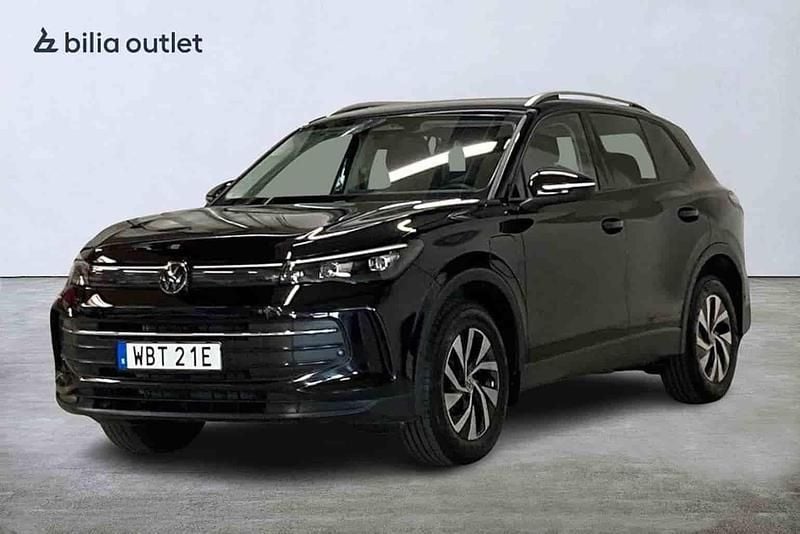 Svart Begagnad 2025 VW Tiguan SUV | 474 900 kr (Dyr) - Bild 1/1