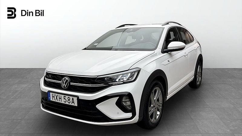 Vit (pure white) Begagnad 2024 VW Taigo R-line SUV | 269 900 kr (Marknadspris) - Bild 1/4