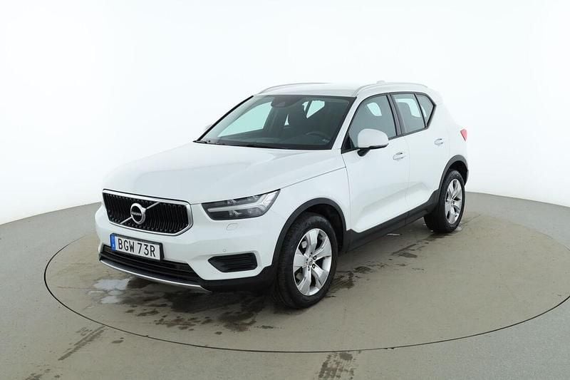 Begagnad Volvo XC40 Momentum 165 HK (121 kW) 2019 Vit SUV