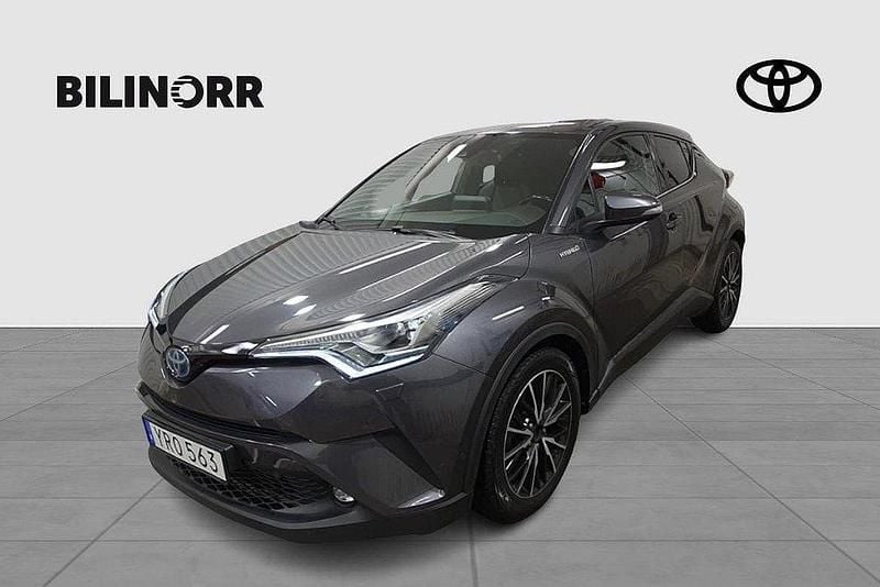 Mörkgrå Begagnad 2017 Toyota C-HR Executive SUV | 199 900 kr (Marknadspris) - Bild 1/4