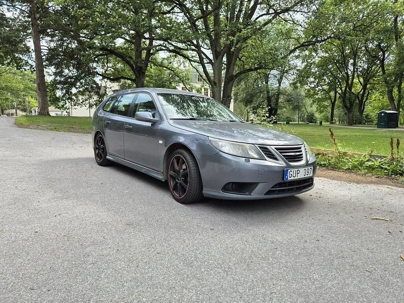 Grå Begagnad 2008 Saab 9-3 Linear Kombi | 19 000 kr (Marknadspris) - Bild 1/4