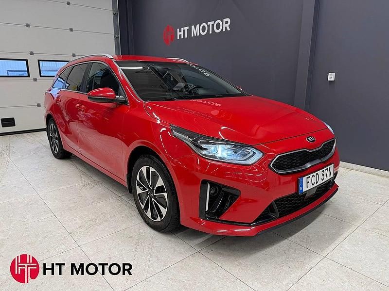 Röd Begagnad 2020 Kia Ceed Sportswagon Advance Kombi | 214 900 kr (Marknadspris) - Bild 1/4