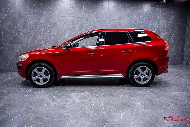 Begagnad Volvo XC60 R-Design 205 HK (150 kW) 2010 Röd SUV