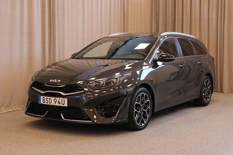 Mörkgrå Begagnad 2021 Kia Ceed Sportswagon GT-Line Kombi | 199 900 kr (Marknadspris) - Bild 1/4