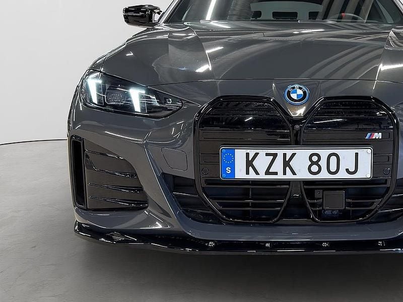 Begagnad BMW i4 M Sport 400 kW (544 HK) 2025 Grå Sedan