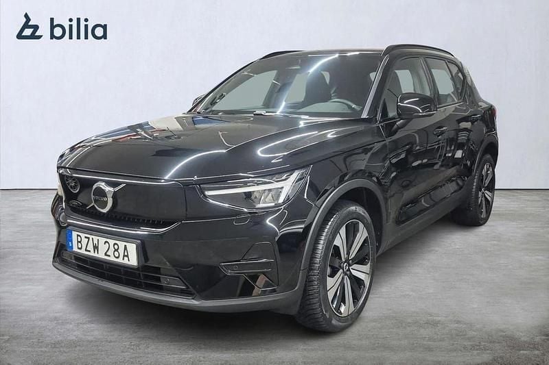 Svart Begagnad 2022 Volvo XC40 Core SUV | 339 000 kr - Bild 1/3