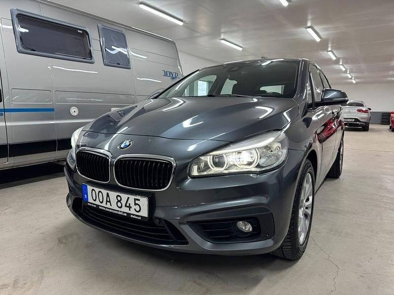 Begagnad BMW 220 Active Tourer 190 HK (139 kW) 2018 Grå Minibuss