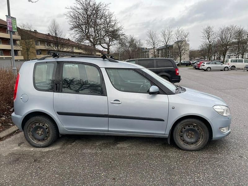 Begagnad Skoda Roomster 90 HK (66 kW) 2011 Minibuss