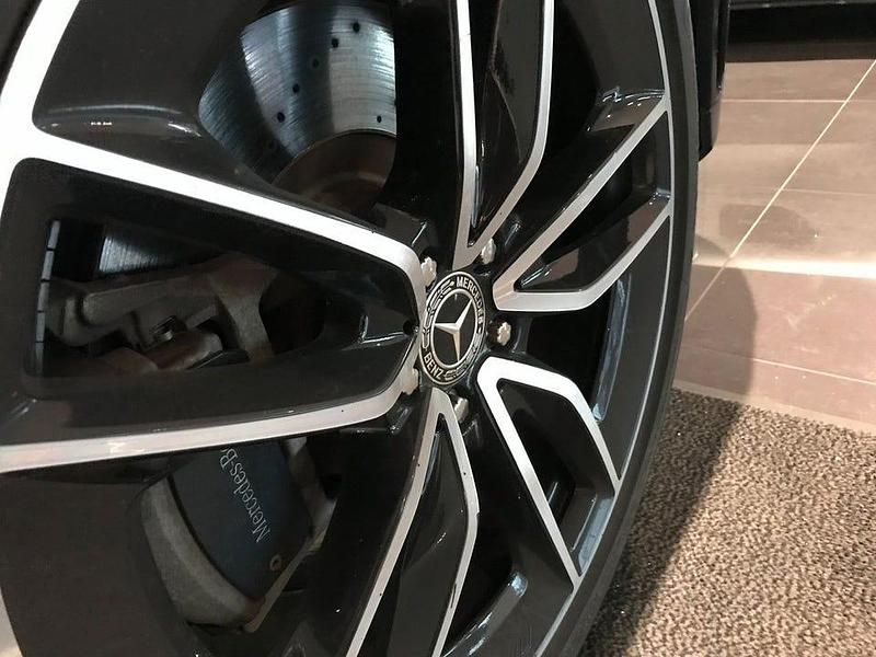 Begagnad Mercedes GLE350 Premium 333 HK (244 kW) 2021 Obsidian black metallic/svart läder/alcantaraklädsel SUV