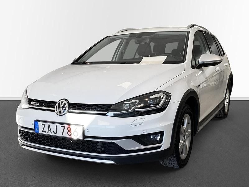 Begagnad VW Golf Alltrack 182 HK (133 kW) 2018 Vit Kombi