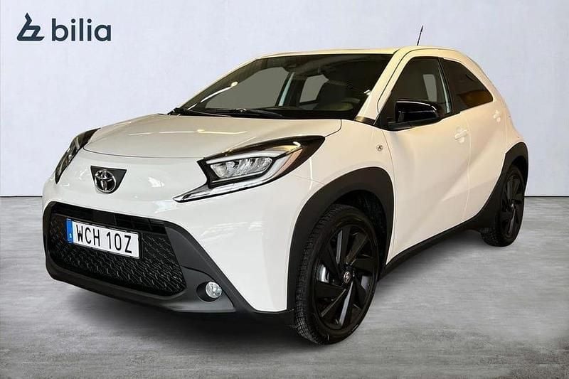 Vit Ny 2025 Toyota Aygo X Comfort SUV | 224 800 kr (Lite dyr) - Bild 1/3