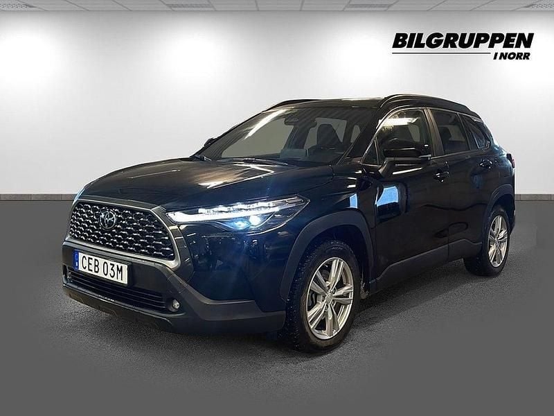 Begagnad Toyota Corolla Cross 197 HK (144 kW) 2024 Svart SUV