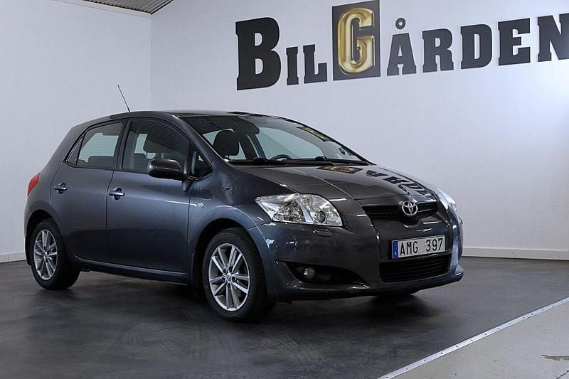 Grå Begagnad 2008 Toyota Auris Halvkombi | 59 900 kr (Marknadspris) - Bild 1/4