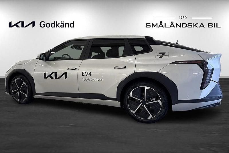 Begagnad Kia EV4 110 kW (150 HK) 2026 Vit Halvkombi